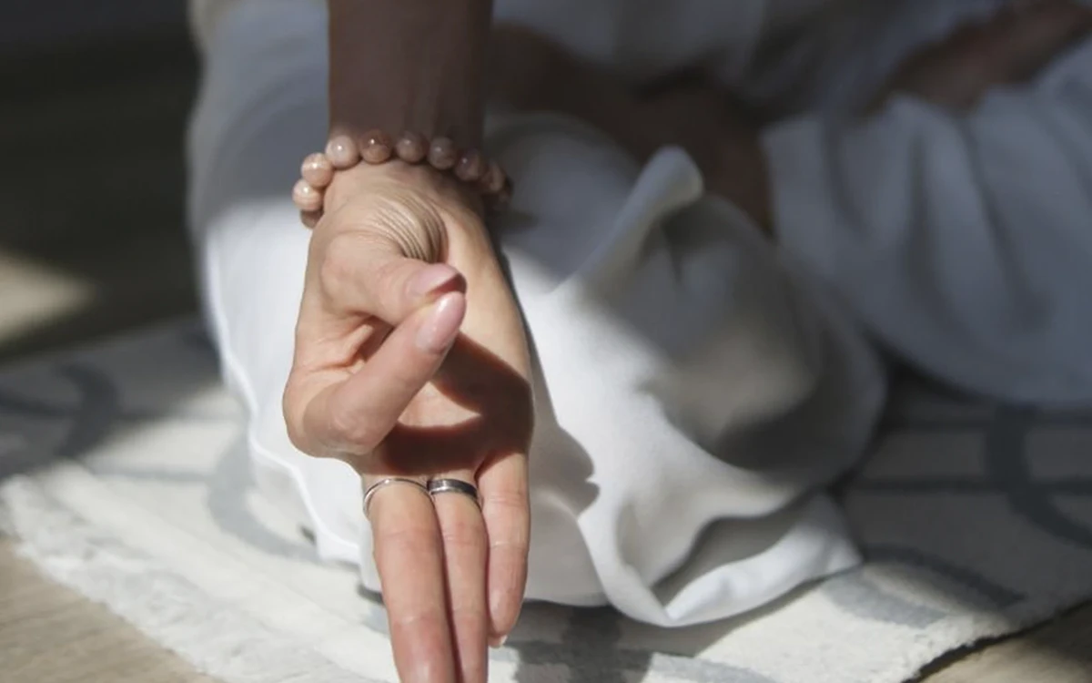 Meditar: un camino hacia la paz interior.